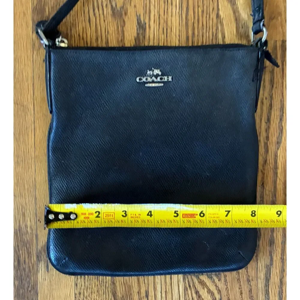 Vintage COACH Black Leather Crossbody Shoulder Handbag Bag  Women's Size Small